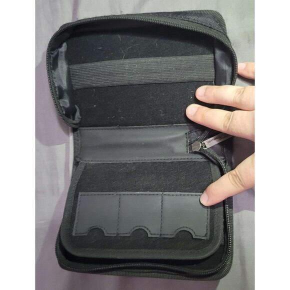 Red DS Cloth Case, Is Stained. Has Space For Games. - Picture 4 of 4